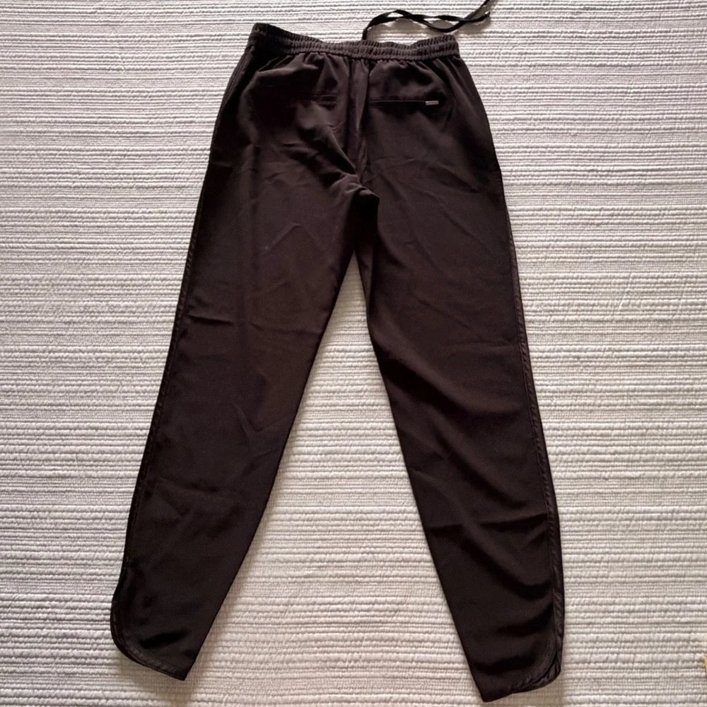 White House Black‎ Market The Jogger Women's Black Tulip Hem Pants Size 00
